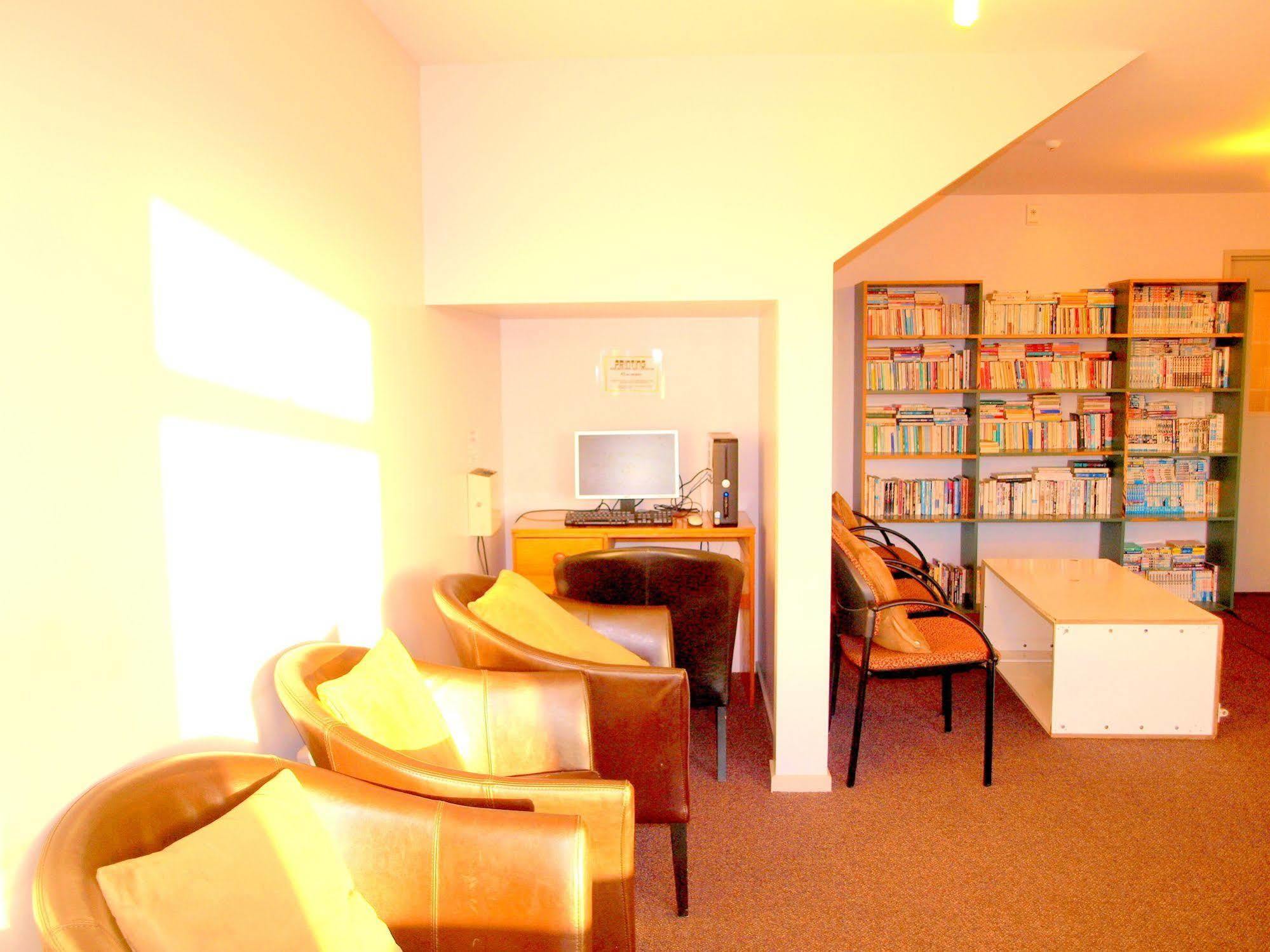 Hostel Kiwi House *