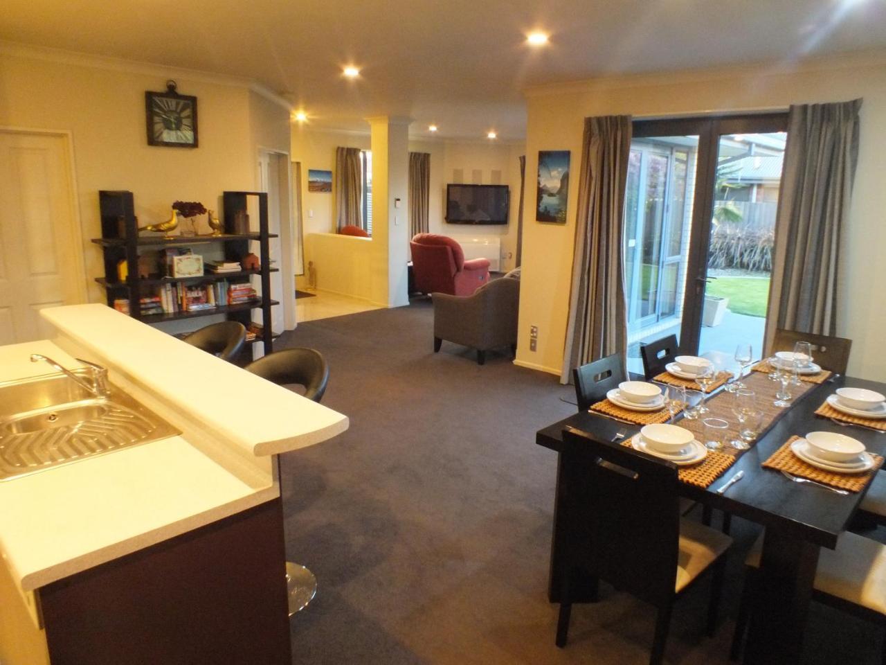 Perfect Home, Stunning Gardens - Aidanfield Gardens Bellissimo Holiday home