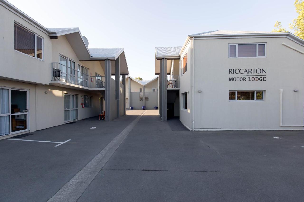 Riccarton Motor 3*