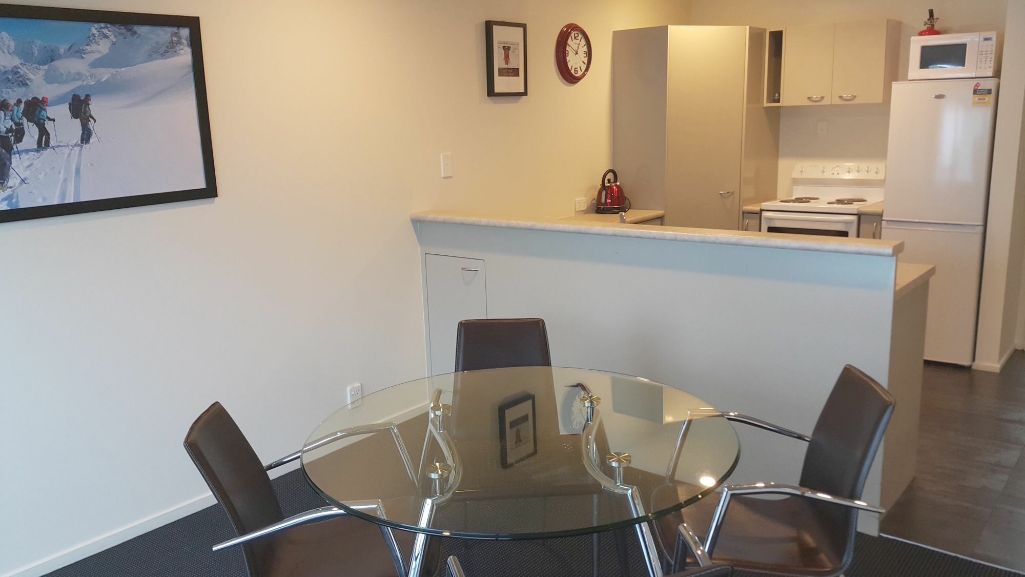 Riccarton Loft - Christchurch Holiday Homes *