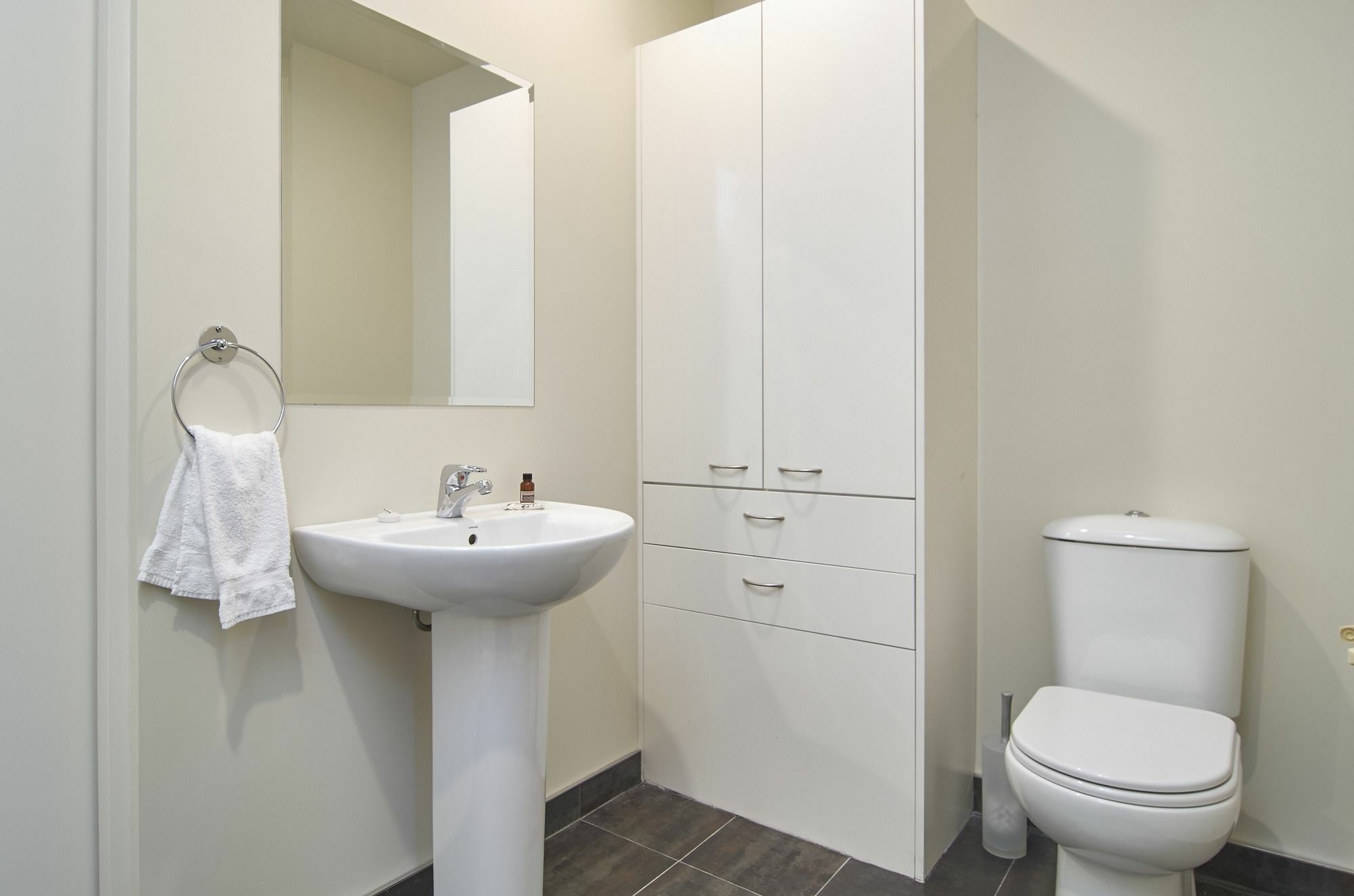 Riccarton Loft - Christchurch Holiday Homes * Christchurch