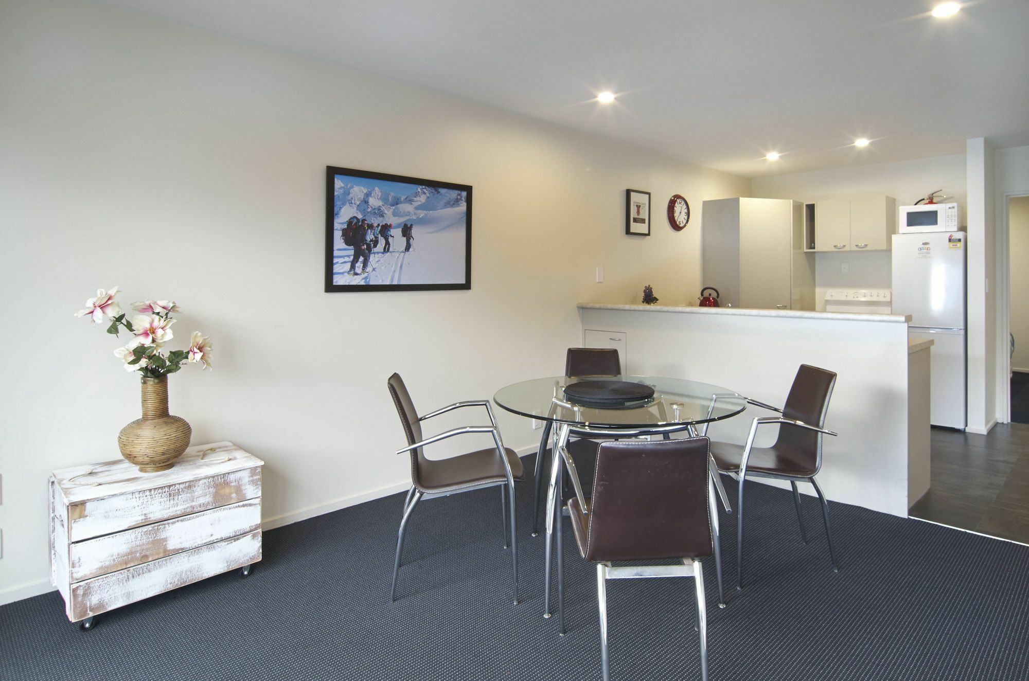 Riccarton Loft - Christchurch Holiday Homes Apartment