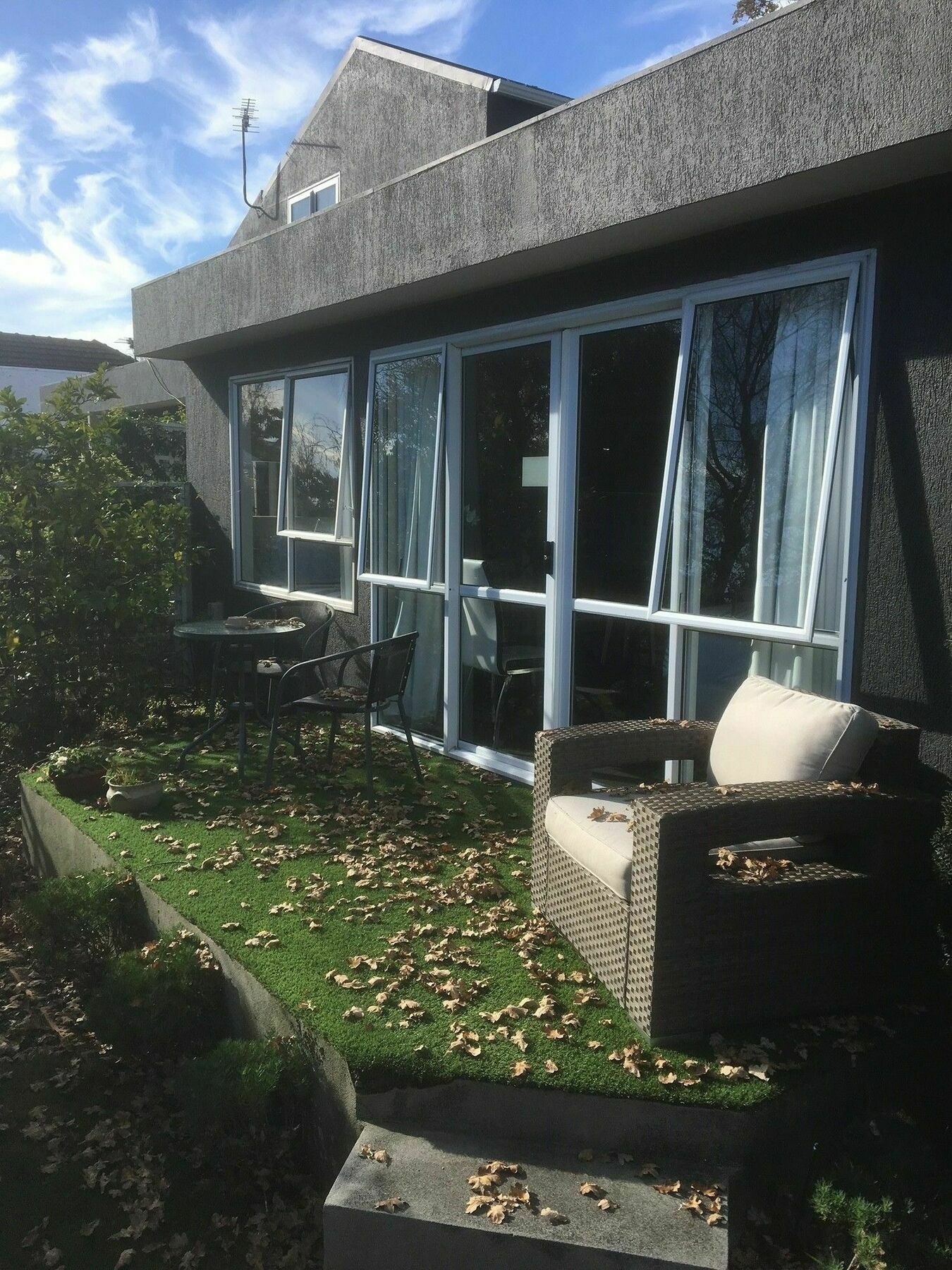 Sandy Feet 3* Christchurch