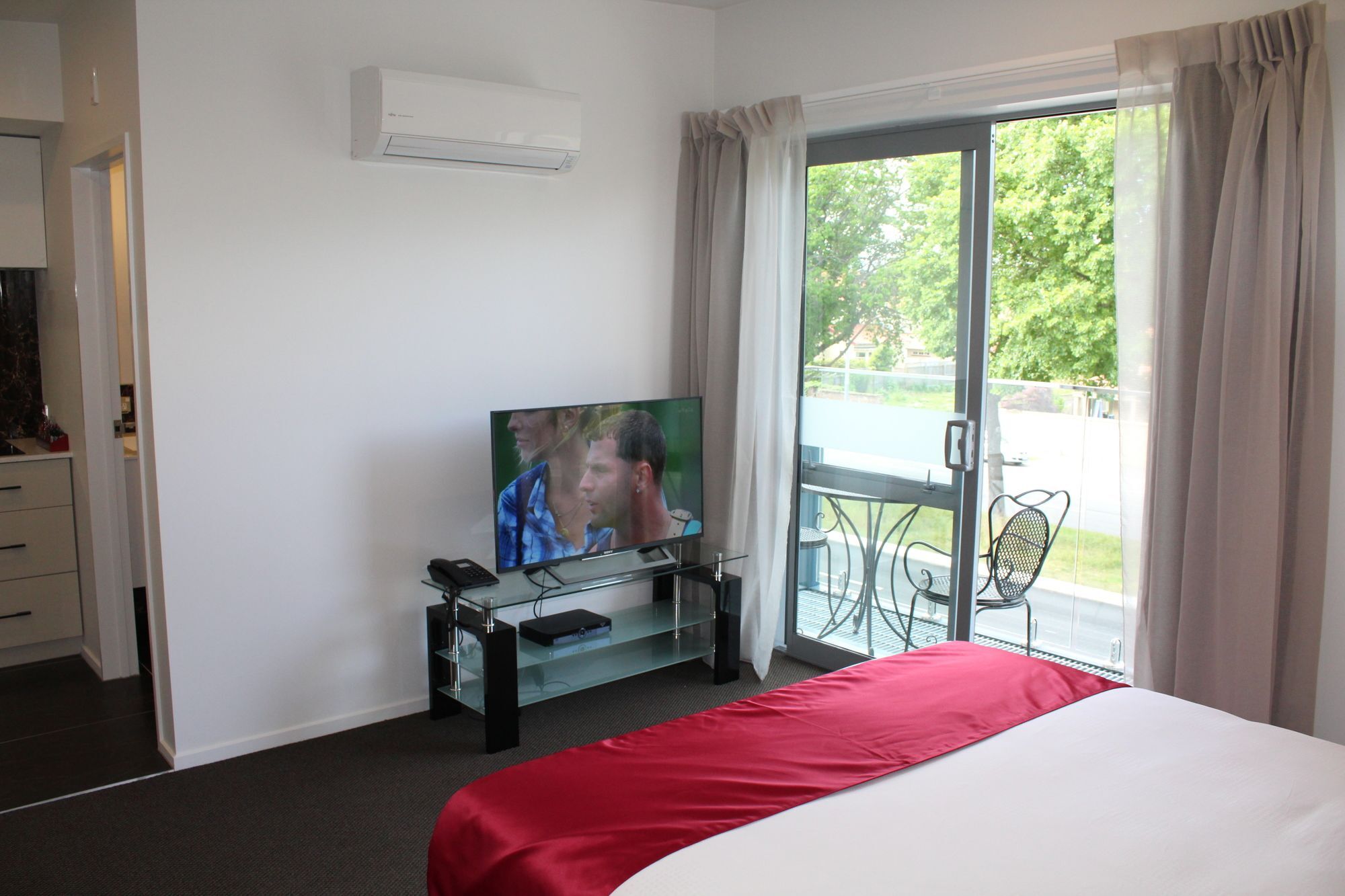 Bealey Plaza Motel 5*