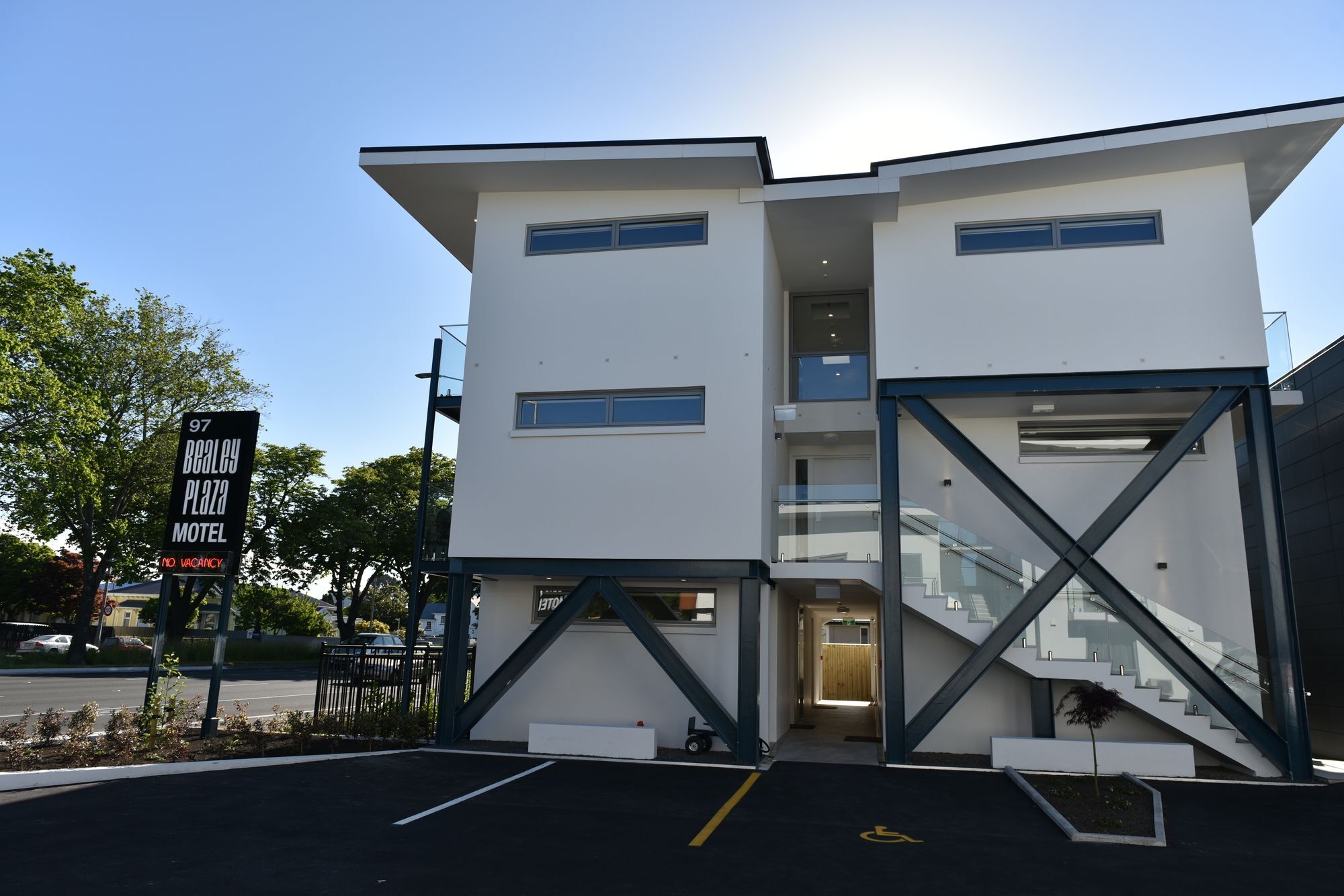 Bealey Plaza Motel