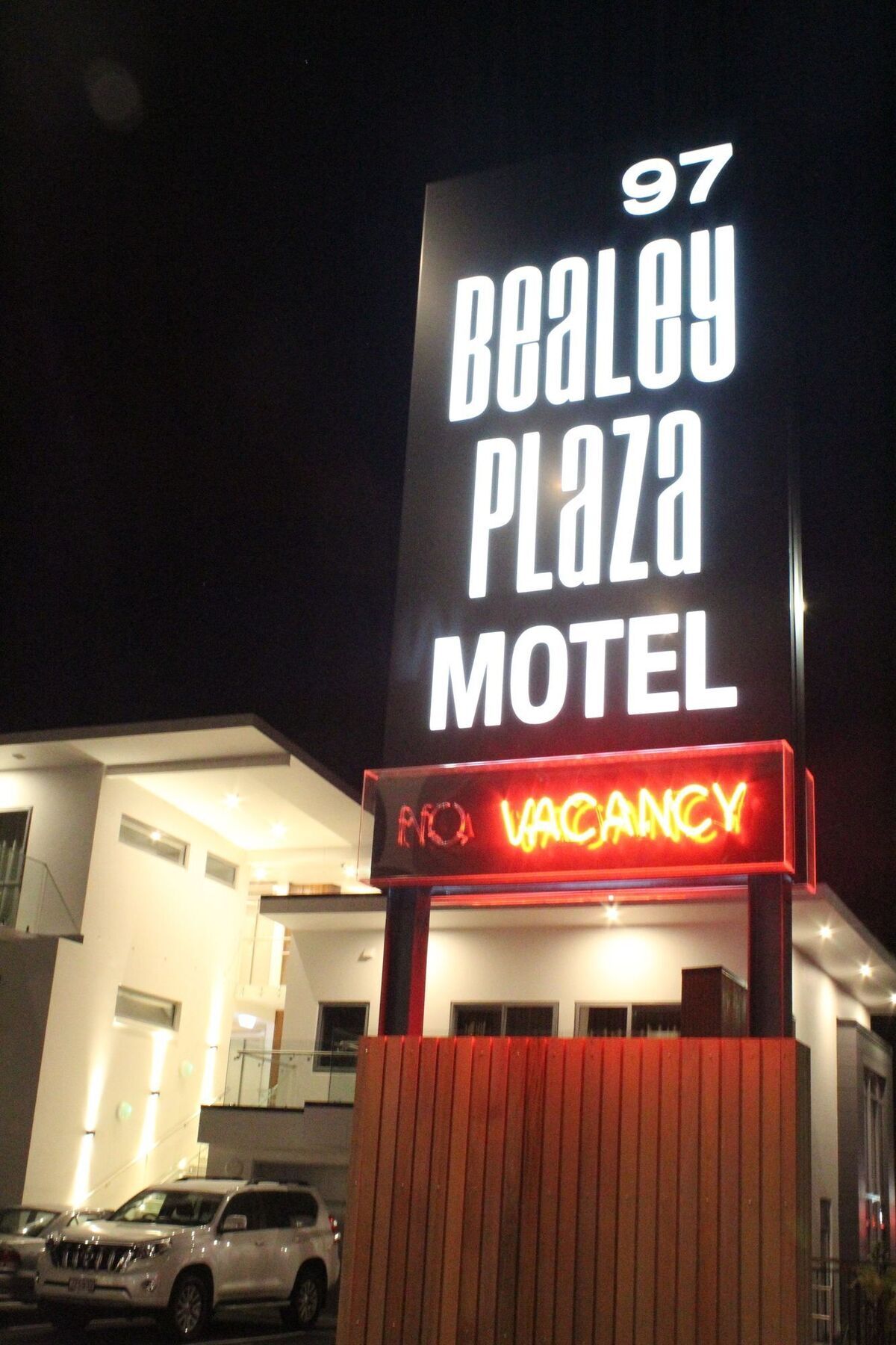 Motel Bealey Plaza 5*