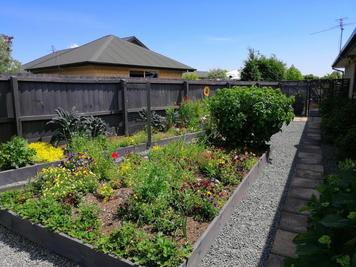 Perfect Home, Stunning Gardens - Aidanfield Gardens Bellissimo Christchurch
