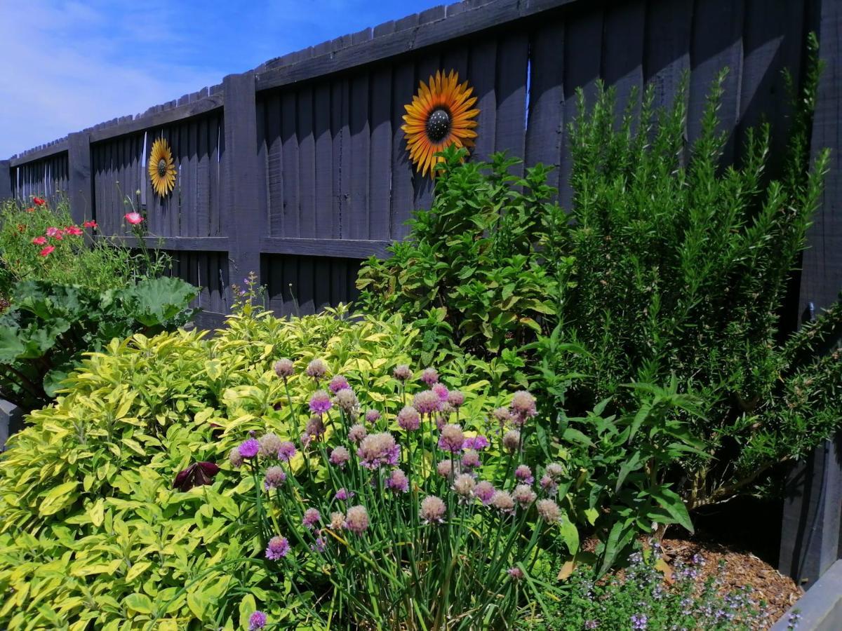 Perfect Home, Stunning Gardens - Aidanfield Gardens Bellissimo Holiday home