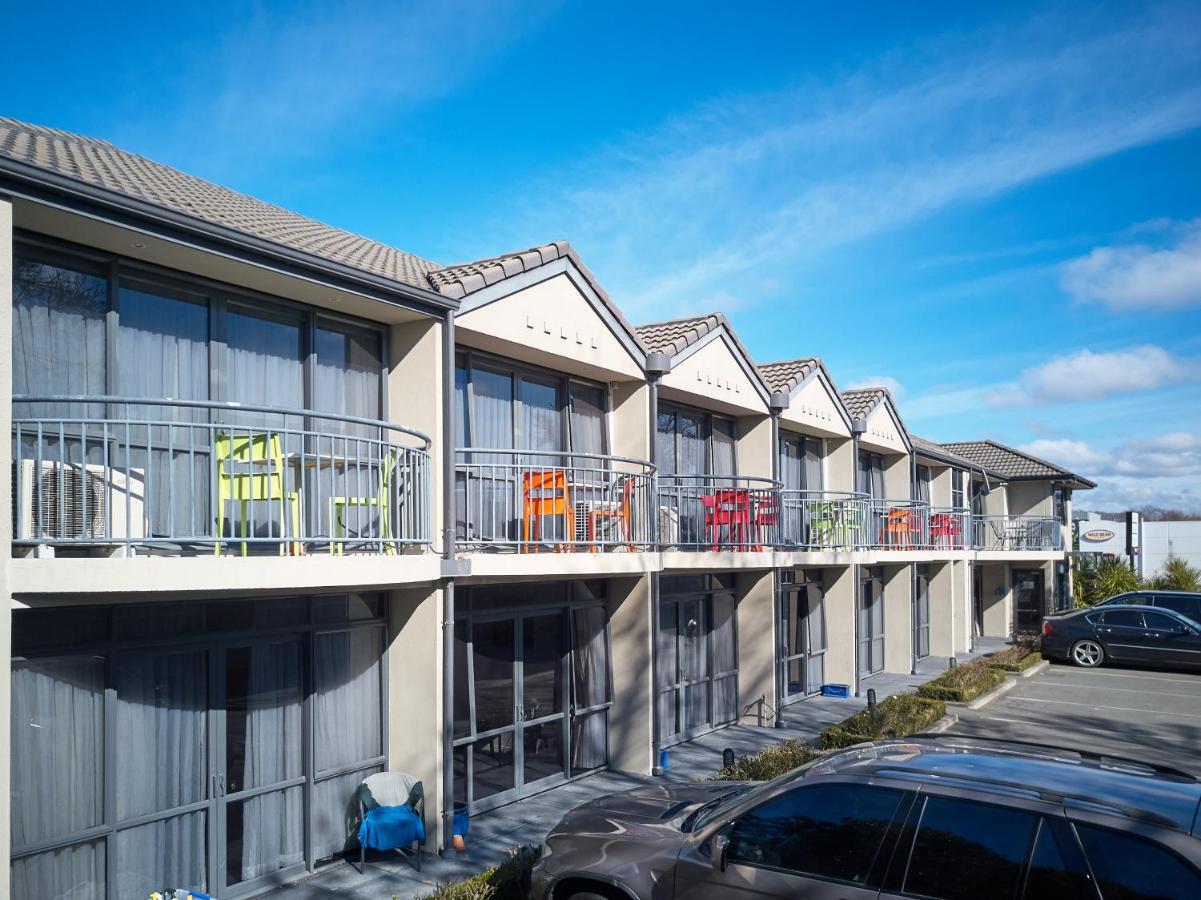 Azena & 4* Christchurch