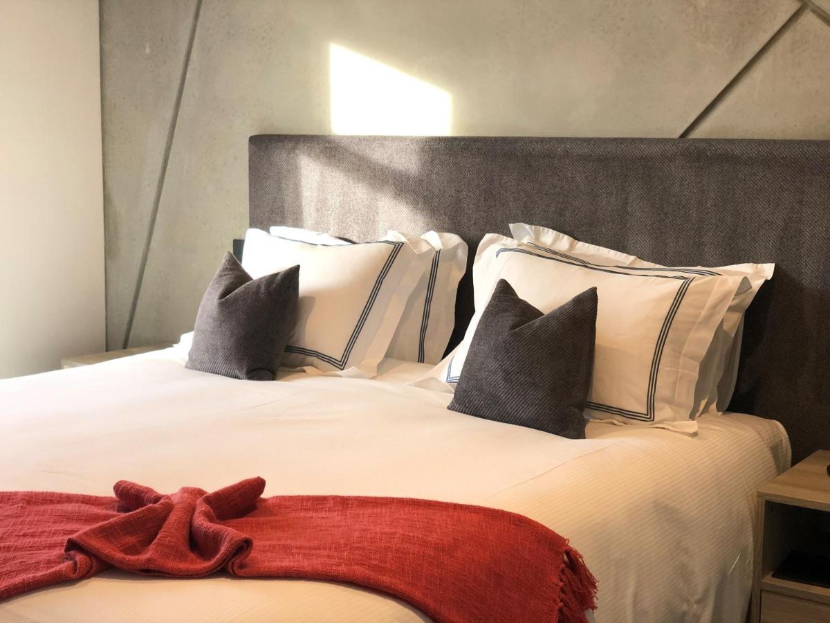 Whitewood Suites Inner City Luxury 5*