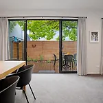 City Living - Christchurch Holiday Home