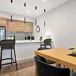 City Living - Christchurch Holiday Home