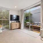 City Escape - Christchurch Central Apartment