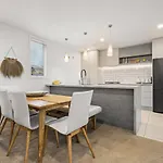 City Escape - Christchurch Central Apartment