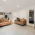 City Escape - Christchurch Central Apartment