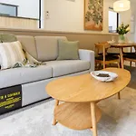 The Majestic Retreat 2 Bed 2 Bath Cbd