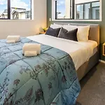 The Majestic Retreat 2 Bed 2 Bath Cbd