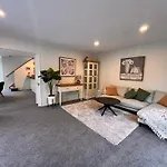 Waimairi Road - Christchurch Holiday Homes