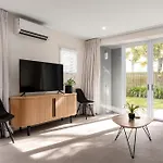 Central City Entire House 2 Bedroom Free Carpark