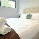 Graceful Stay 3Br Beside Uc