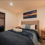 Cbd Apartment 6 - 2 Bed 2 Bath