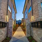 Christchurch Entertainment Hub 2 Bed 2 Bath W Carpark