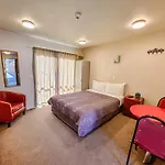 Bealey Avenue Motel
