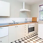 Mansfield Villa - Christchurch Holiday Homes