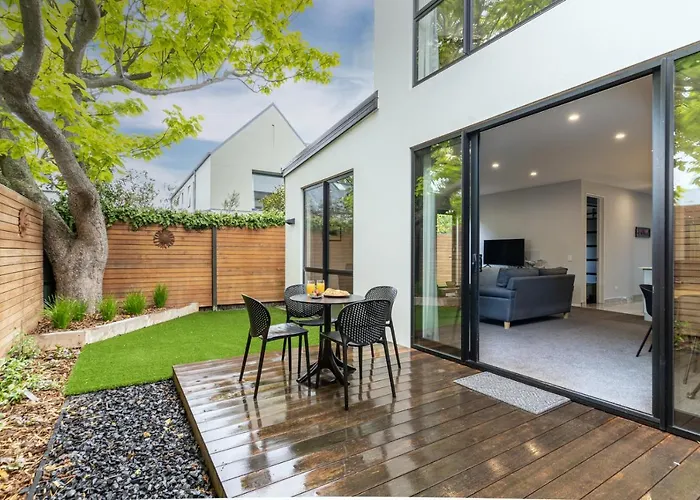City Living - Christchurch Holiday Home