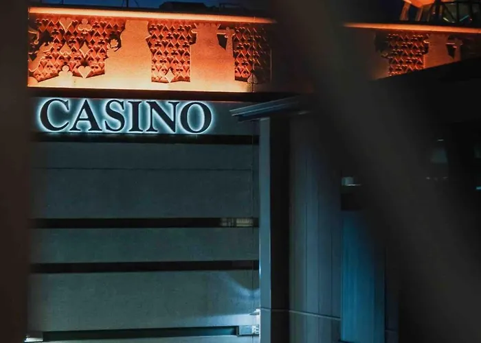 Casino Luxury Suite City Centre - Sleeps 5