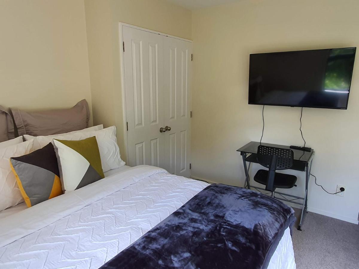 Airport House Homestay *