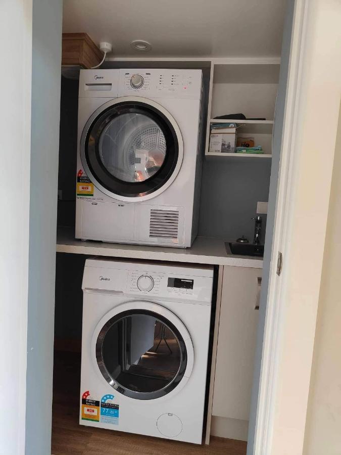 Fully Renovated Hillside Close To * Christchurch
