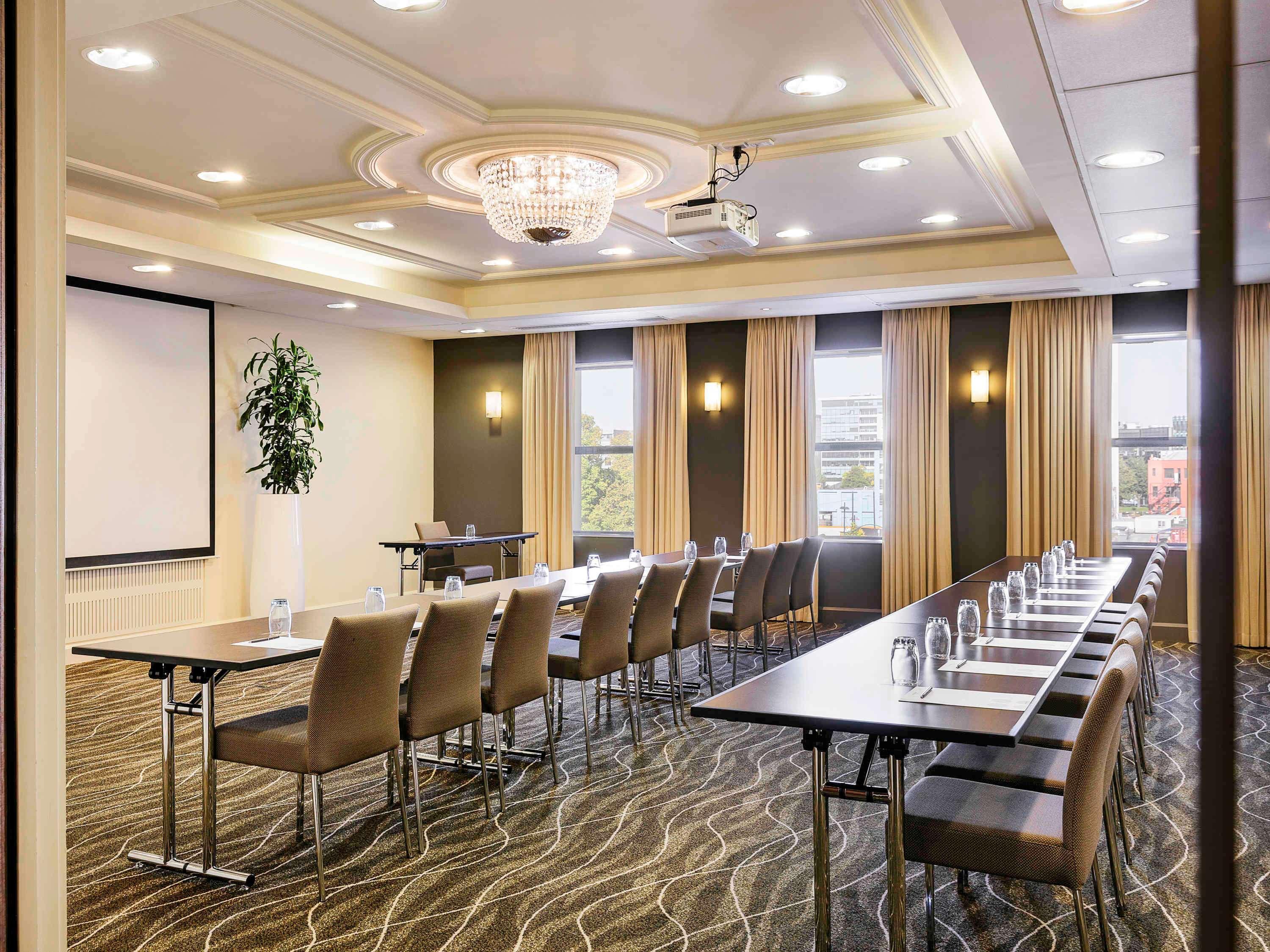 Novotel Cathedral Square Hotel 4*