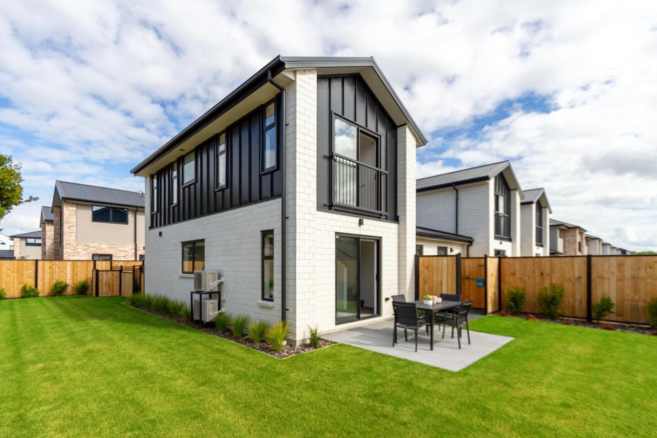 Riccarton 2 Bed 1 Bath W/garage Christchurch