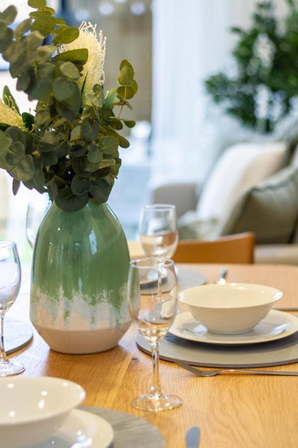 The Majestic Retreat 2 Bed 2 Bath Cbd Apartment