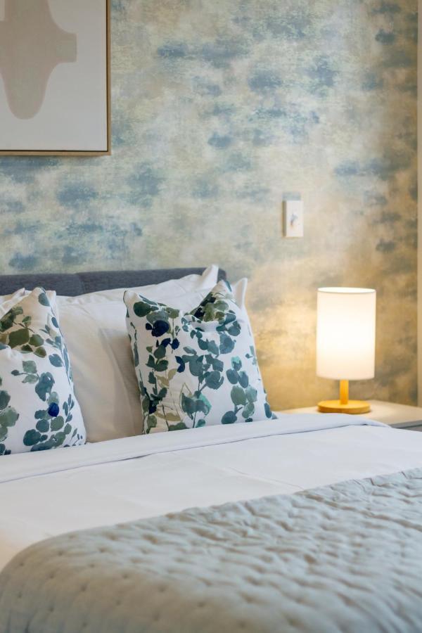 The Majestic Retreat 2 Bed 2 Bath Cbd