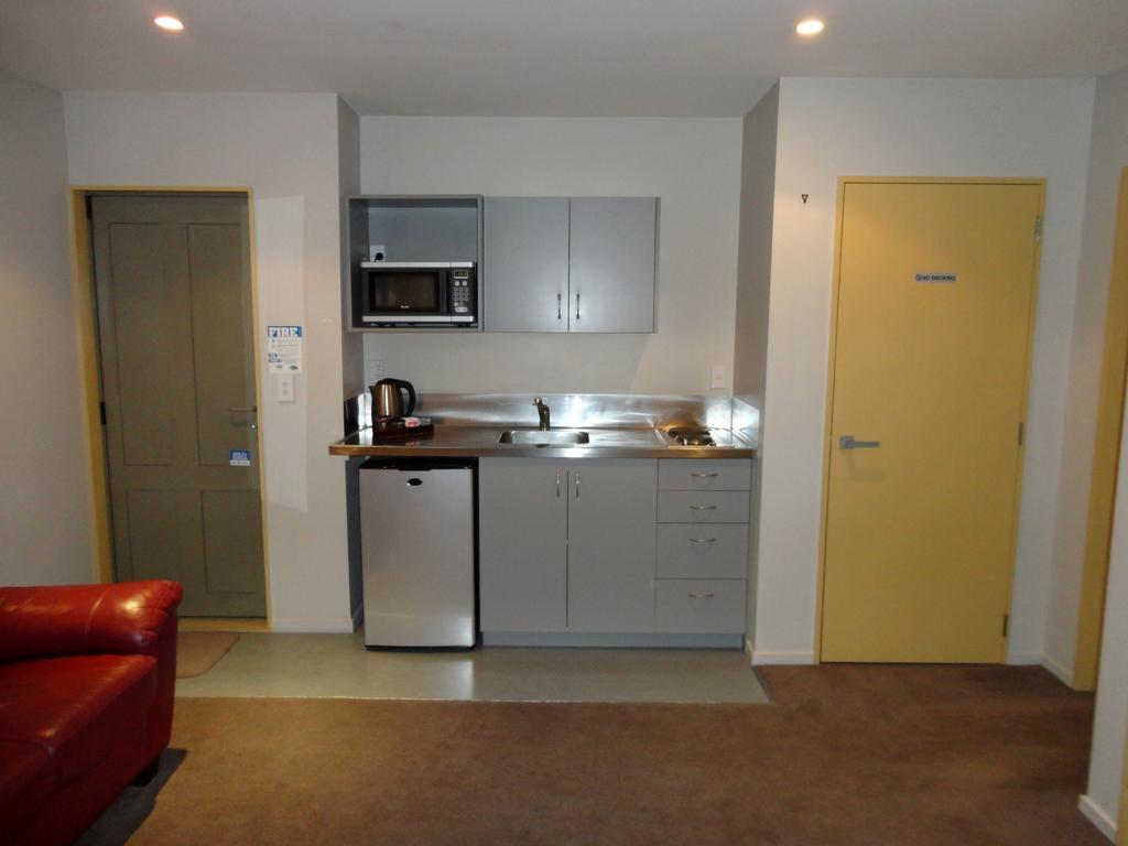 Motel Bealey Avenue 4*
