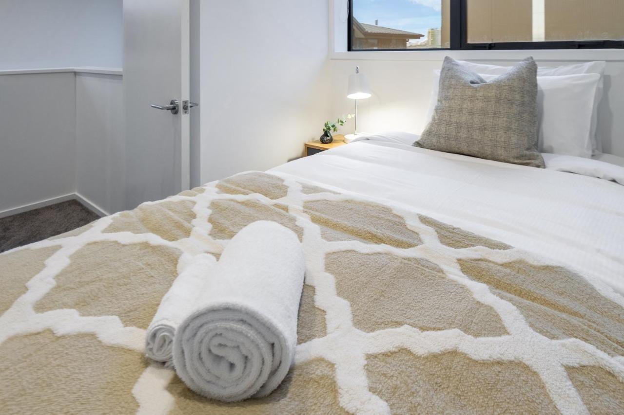 Apartment 3 Bedroom 2 Bathroom Hagley Parkside Perch