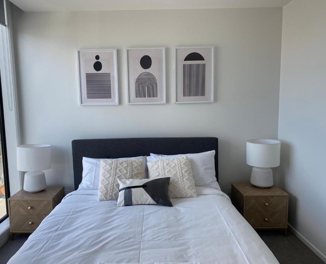 Cityscape Apartment *