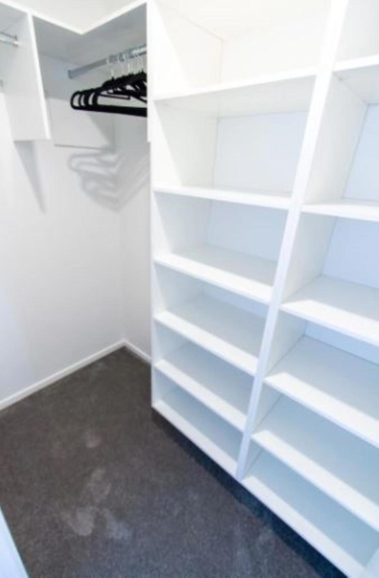 Entertainment Hub 2 Bed 2 Bath W Carpark *