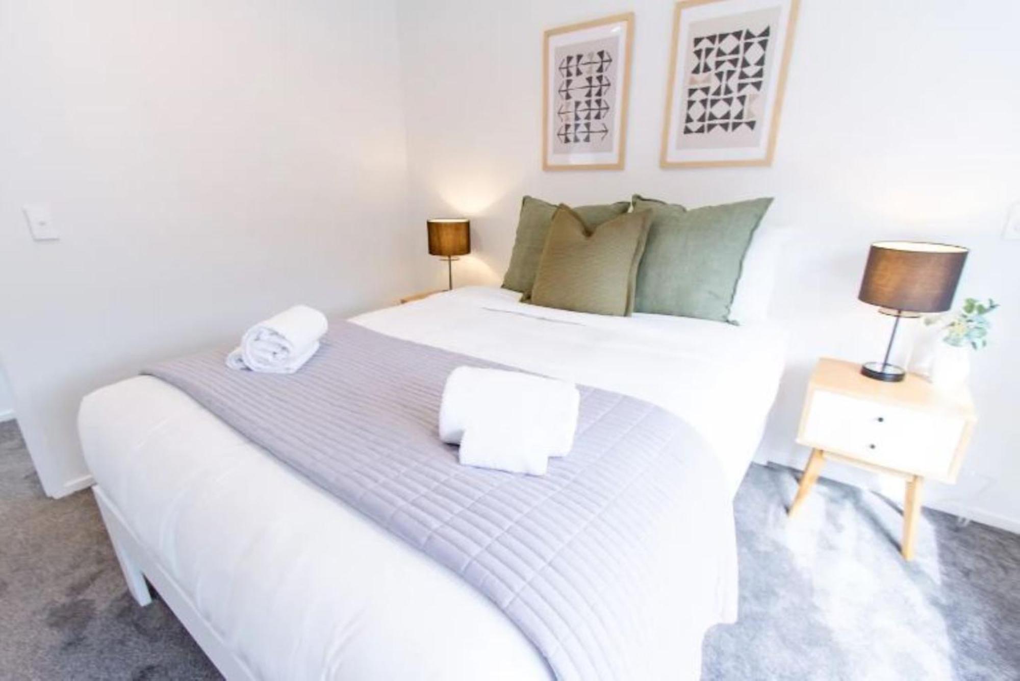 Entertainment Hub 2 Bed 2 Bath W Carpark