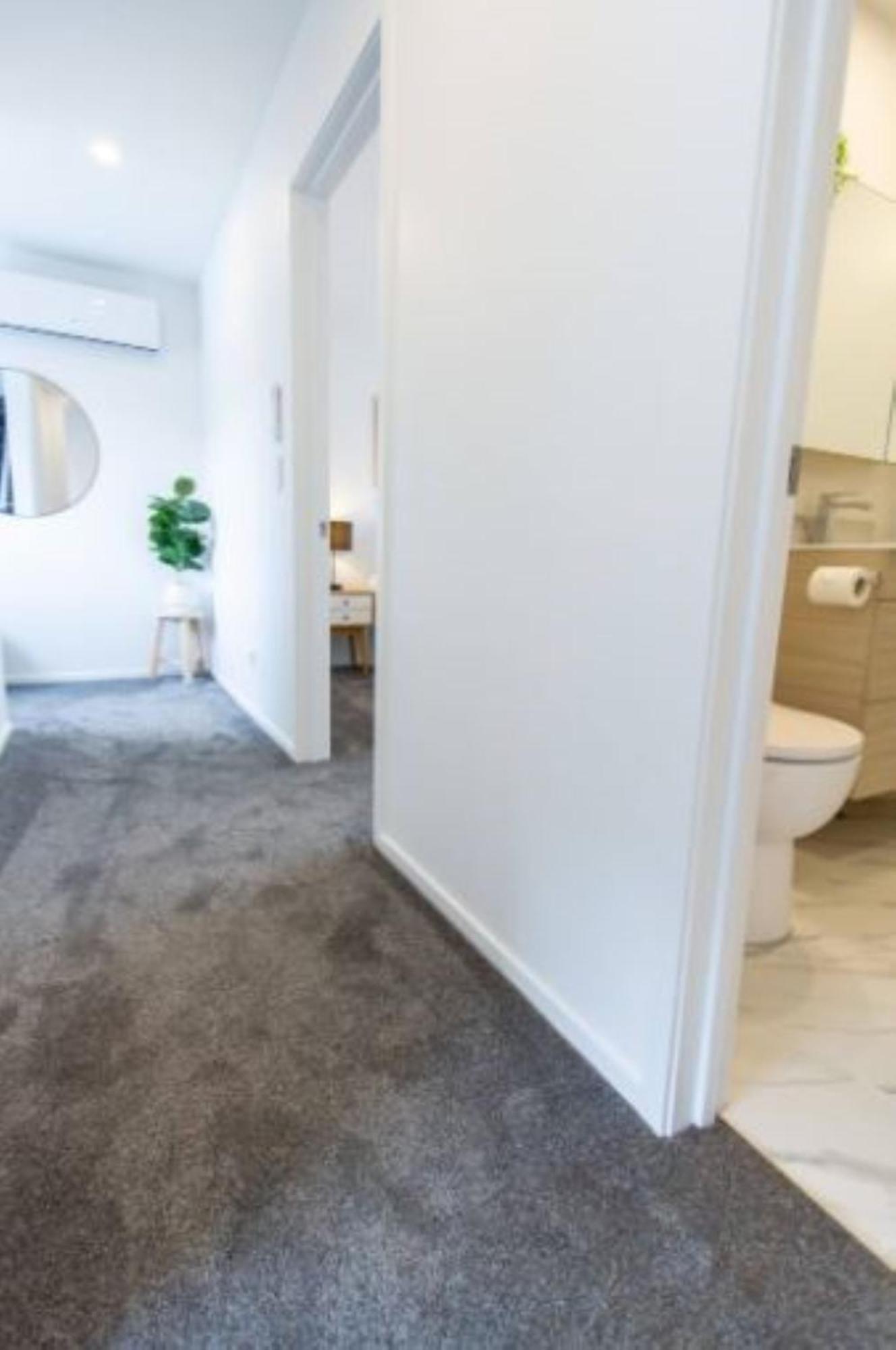 Entertainment Hub 2 Bed 2 Bath W Carpark