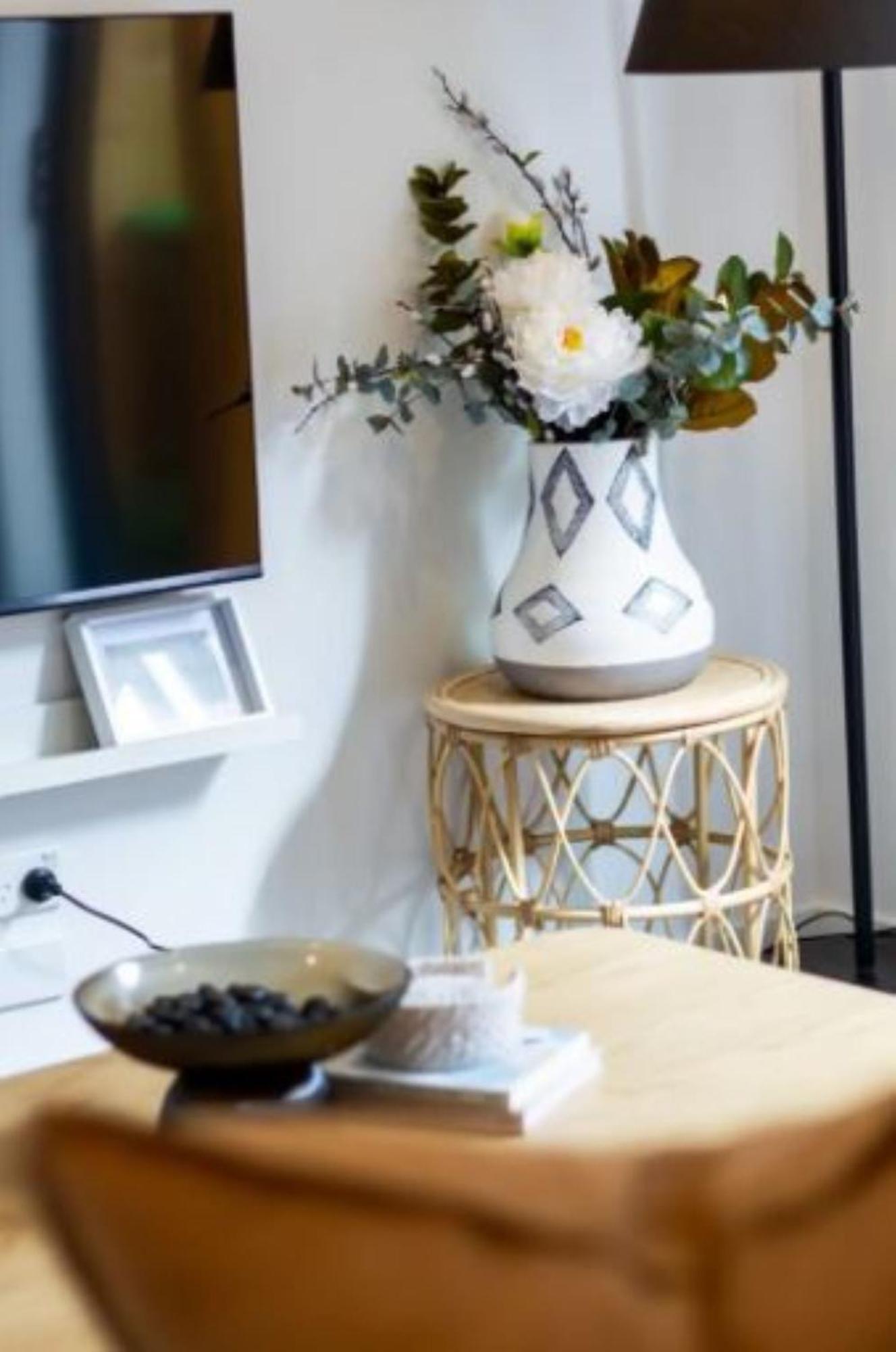Apartment Entertainment Hub 2 Bed 2 Bath W Carpark