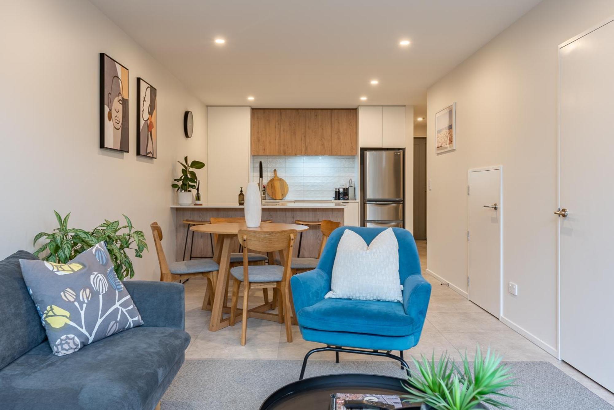 Urban Nest - Entire Townhouse And Free Parking *
