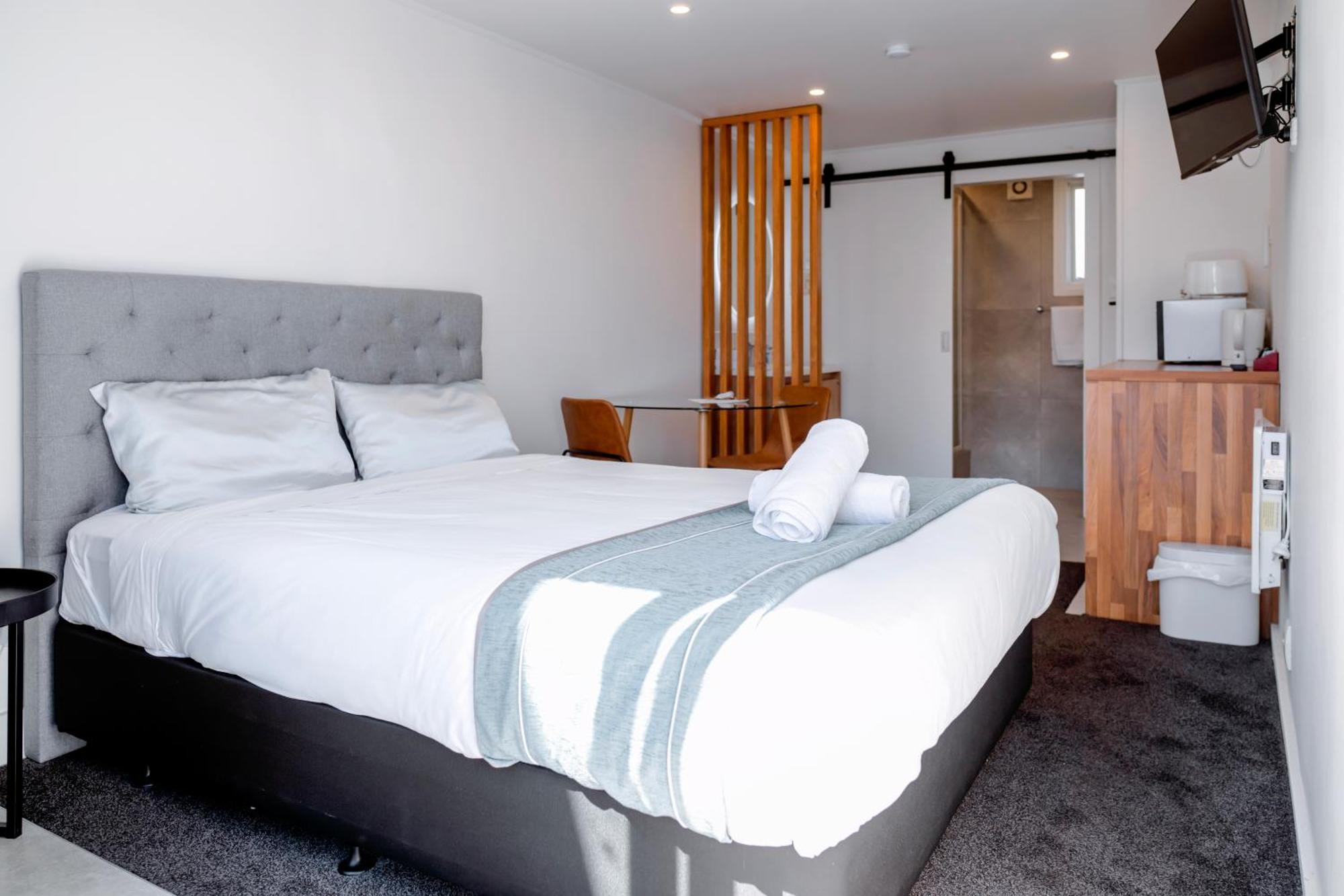 Merivale Court & Motel 3*