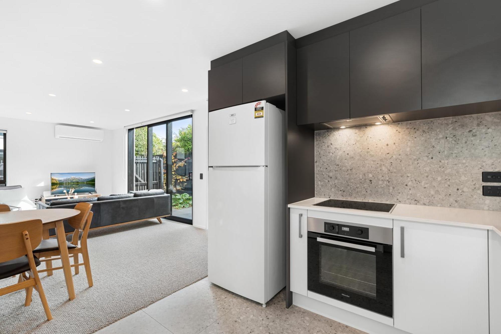 Apartment Luxurious Retreat 3 Bed 3 Bath Near Cbd *