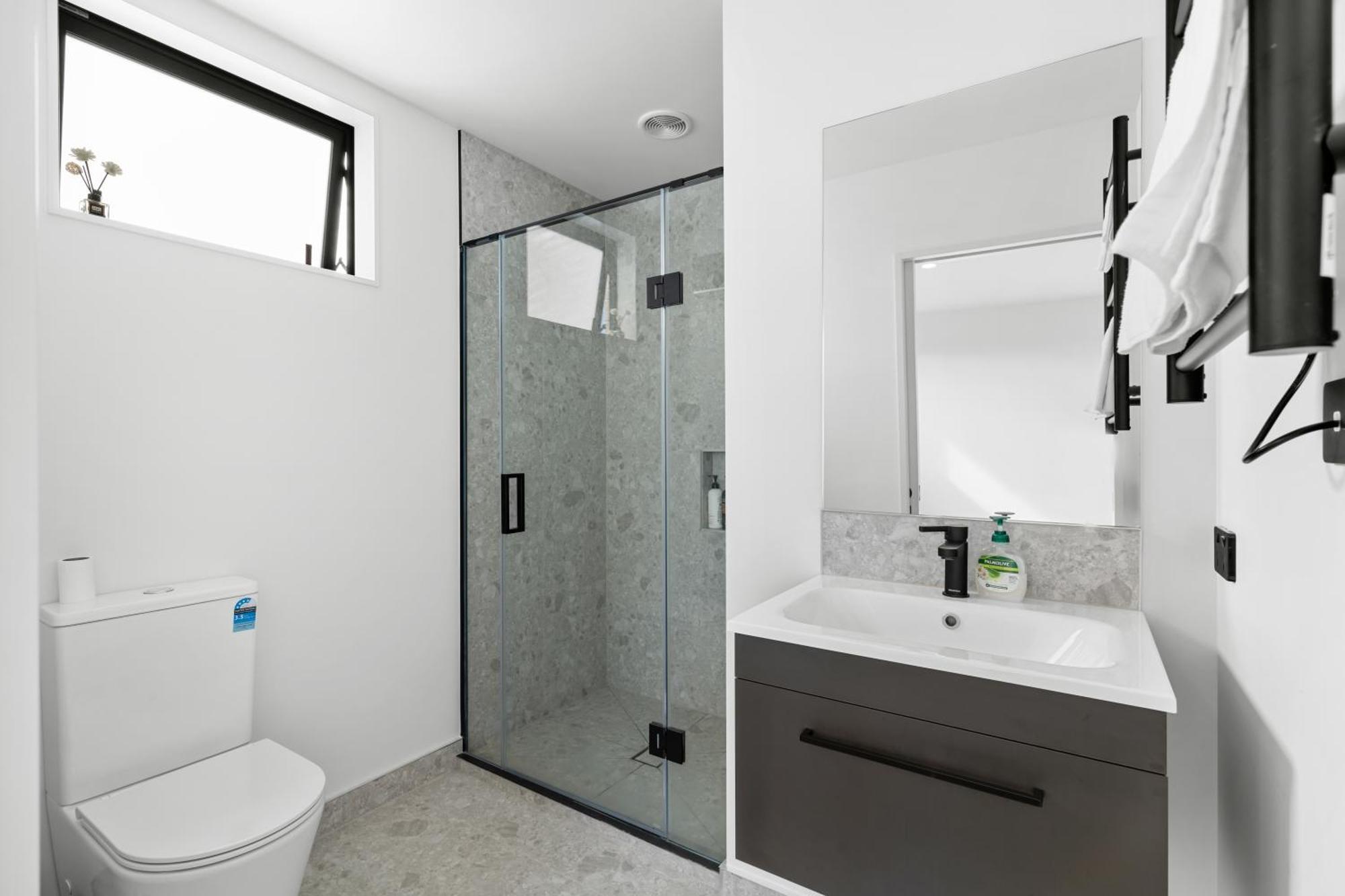Luxurious Retreat 3 Bed 3 Bath Near Cbd Christchurch