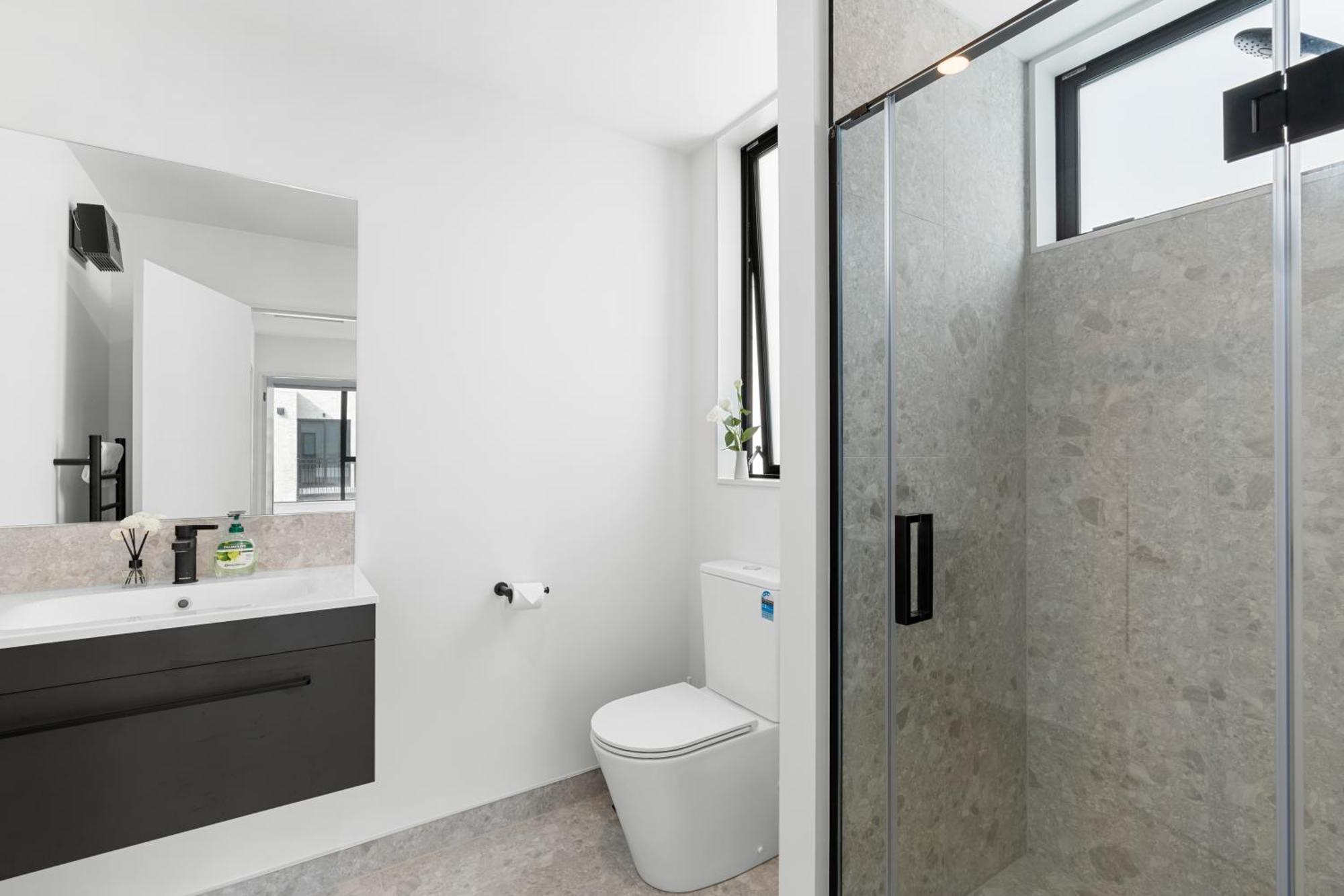 Apartment Luxurious Retreat 3 Bed 3 Bath Near Cbd *