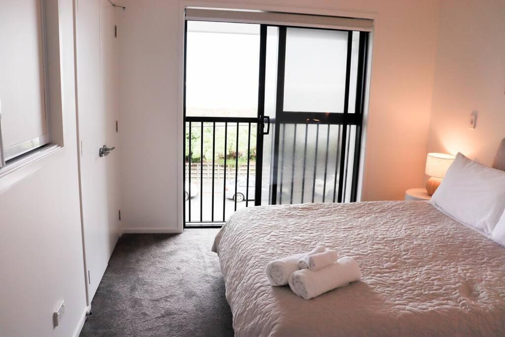 Seaviews On Marine Parade *