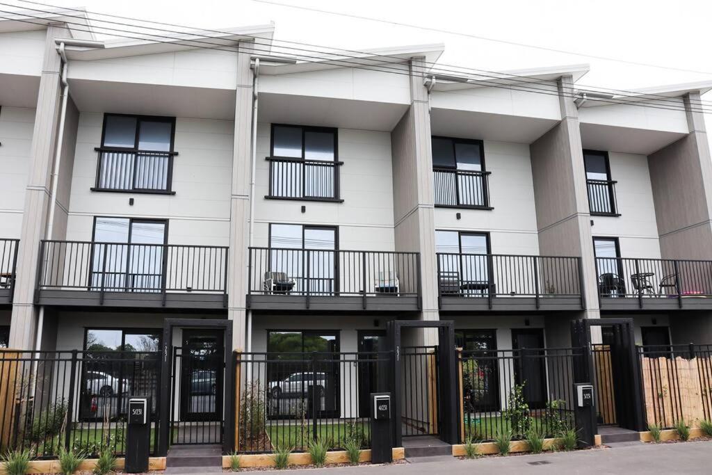 Seaviews On Marine Parade Apartment
